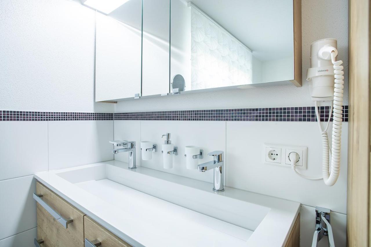 H21 - Modernes Ferienhaus 145Qm, 4Sz, Wellnessbereich Mit Sauna Und Dachterrasse Mit Panoramablick, Kuehlen Und Heizen Mit Geothermie Fügen Екстериор снимка